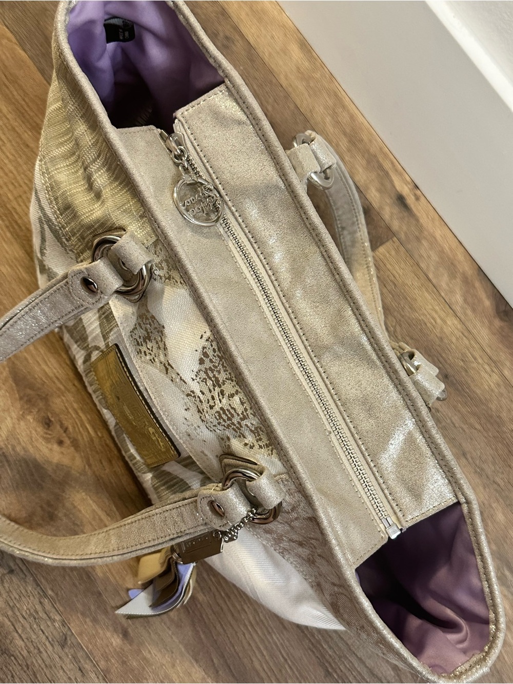 Coach Poppy Glam Patchwork Signature Tote Bag Style 16926 Metallic Canvas - Picture 8 of 10